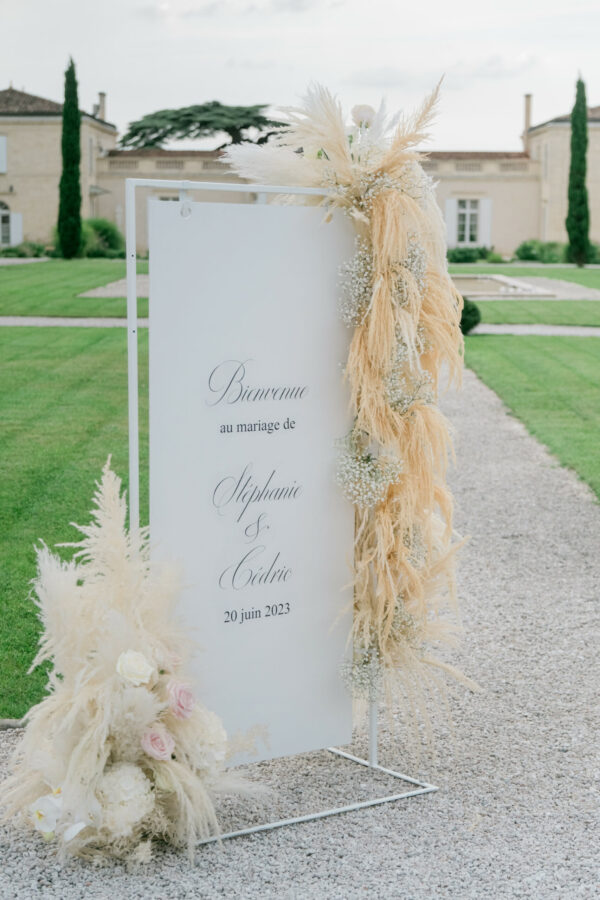Structure pour suspension panneau pourles événements et mariages par Loc'N Chic dans les Landes et le Pays basque